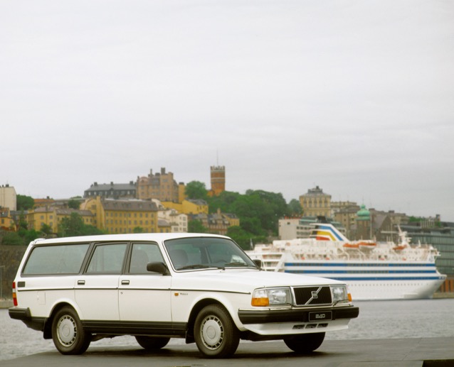 6196_Volvo_240_GL