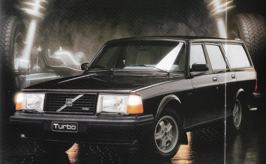245 Turbo 1982 noir et capot plat sellerie velours grise